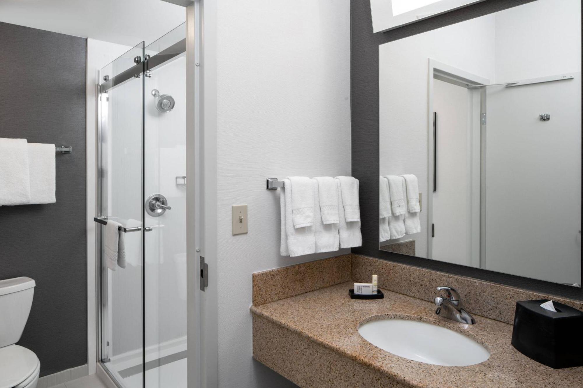 Courtyard By Marriott Dulles Airport Herndon/Reston Exterior foto