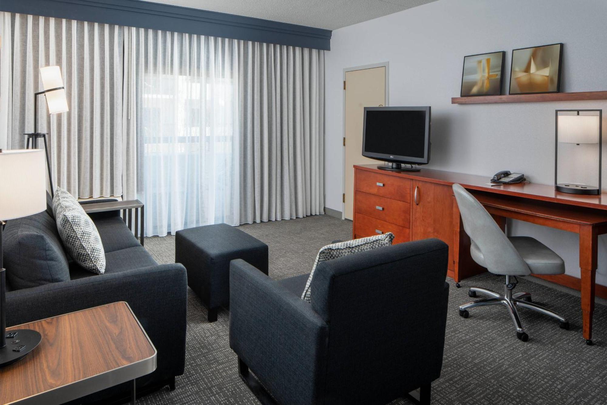 Courtyard By Marriott Dulles Airport Herndon/Reston Exterior foto