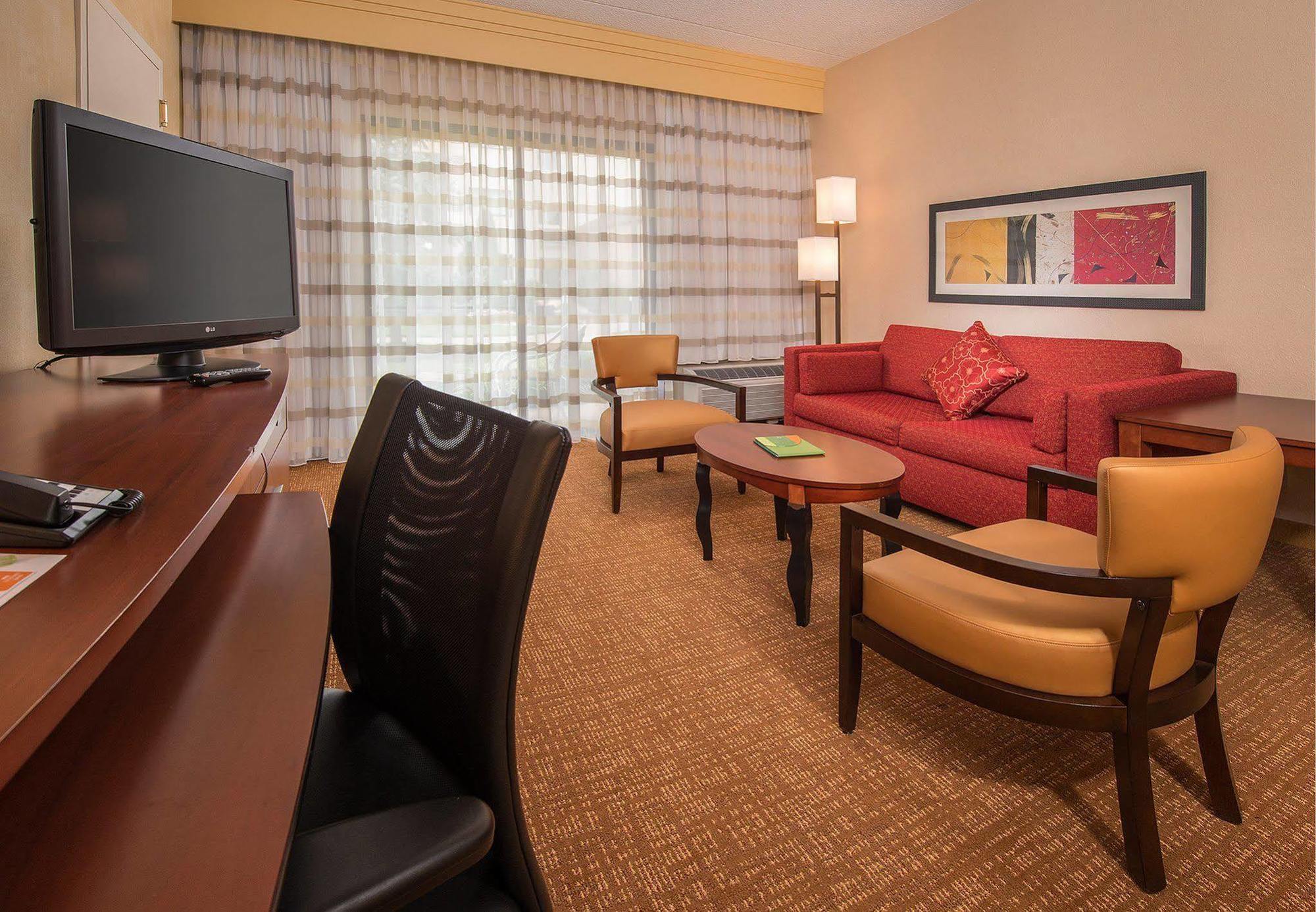 Courtyard By Marriott Dulles Airport Herndon/Reston Exterior foto